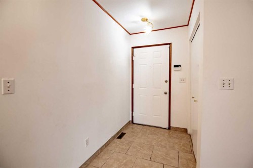 93 Westview Drive, Sylvan Lake, AB - Indoor Photo Showing Other Room