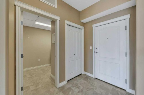404-6 Michener Boulevard, Red Deer, AB - Indoor Photo Showing Other Room