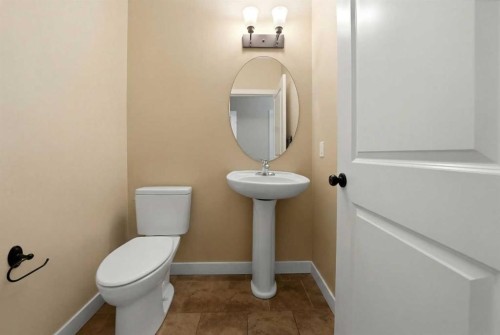 247 Kingston Way Se, Airdrie, AB - Indoor Photo Showing Bathroom