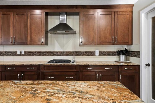 247 Kingston Way Se, Airdrie, AB - Indoor Photo Showing Kitchen