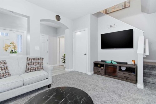 10 Adamson Avenue, Red Deer, AB - Indoor Photo Showing Living Room