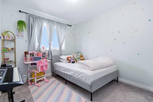 10 Adamson Avenue, Red Deer, AB - Indoor Photo Showing Bedroom