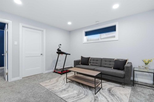 10 Adamson Avenue, Red Deer, AB - Indoor