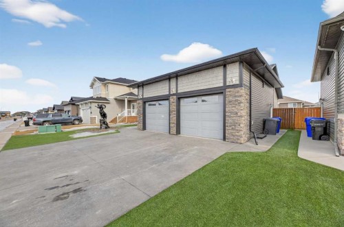 17 Viceroy Crescent, Olds, AB - Outdoor