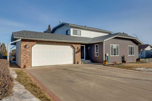 4804 44 Street  Innisfail, AB T4G 1M7