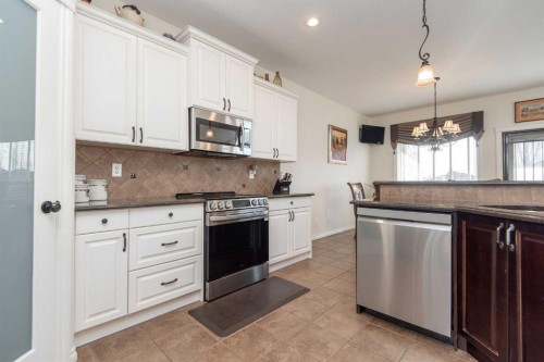 15 Volk Place, Red Deer, AB - Indoor Photo Showing Kitchen