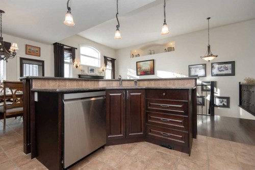 15 Volk Place, Red Deer, AB - Indoor Photo Showing Kitchen