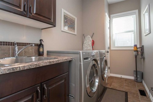 15 Volk Place, Red Deer, AB - Indoor Photo Showing Laundry Room
