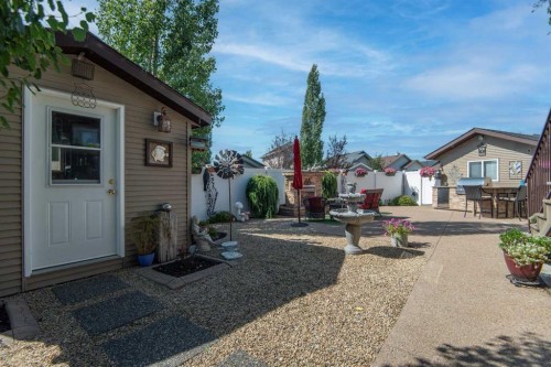 15 Volk Place, Red Deer, AB - Outdoor