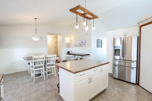 27 Falcon Crescent, Sylvan Lake, AB - Indoor Photo Showing Other Room