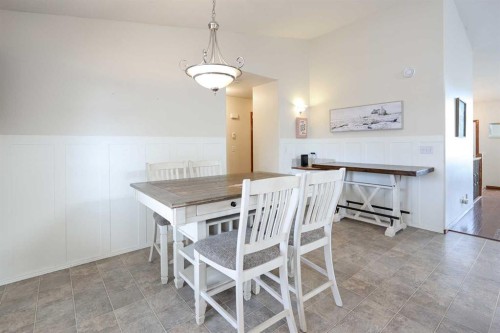 27 Falcon Crescent, Sylvan Lake, AB - Indoor Photo Showing Dining Room