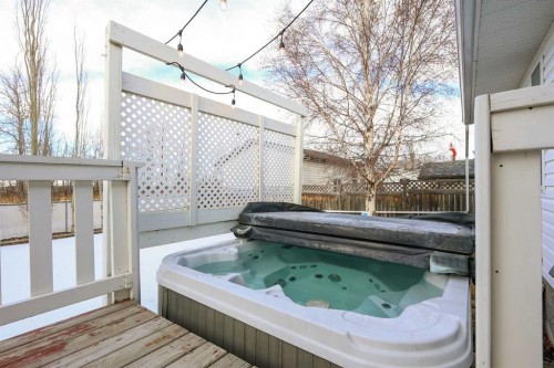 27 Falcon Crescent, Sylvan Lake, AB - Outdoor With Deck Patio Veranda With Exterior