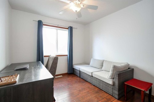 27 Falcon Crescent, Sylvan Lake, AB - Indoor