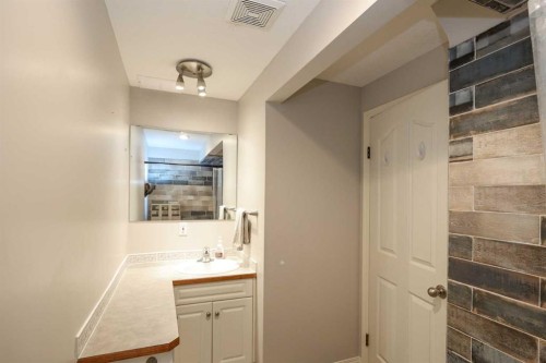 27 Falcon Crescent, Sylvan Lake, AB - Indoor