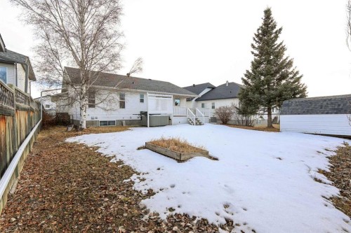 27 Falcon Crescent, Sylvan Lake, AB - Outdoor