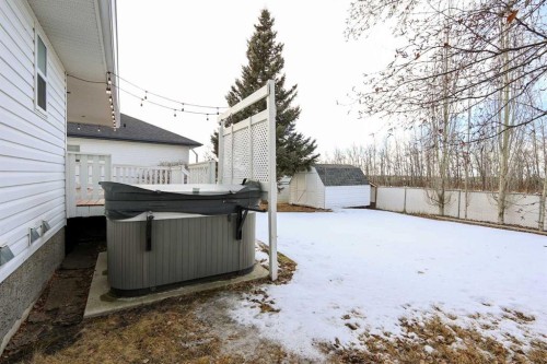 27 Falcon Crescent, Sylvan Lake, AB - Outdoor With Exterior