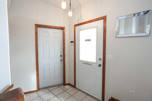 27 Falcon Crescent, Sylvan Lake, AB - Indoor Photo Showing Other Room