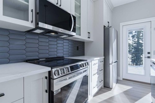 130 Mitchell Crescent, Blackfalds, AB - Indoor Photo Showing Kitchen