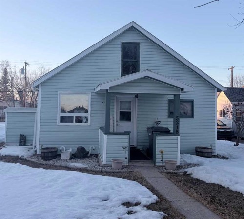 5218 50, Castor, AB - Outdoor