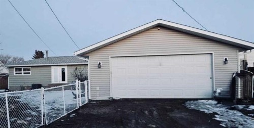 5110 51, Castor, AB - Outdoor With Exterior