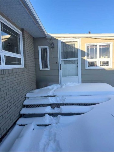 5110 51, Castor, AB - Outdoor