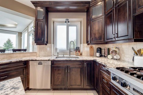 4300 Memorial Trail, Sylvan Lake, AB - Indoor Photo Showing Kitchen With Upgraded Kitchen