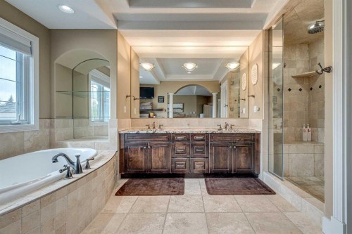 4300 Memorial Trail, Sylvan Lake, AB - Indoor Photo Showing Bathroom