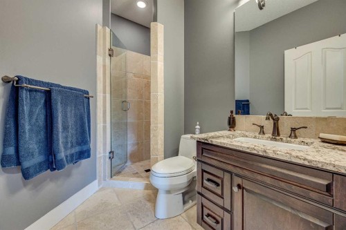 4300 Memorial Trail, Sylvan Lake, AB - Indoor Photo Showing Bathroom