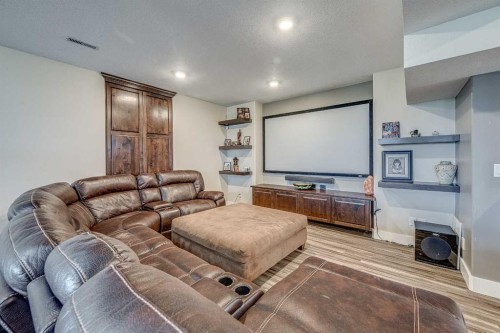 4300 Memorial Trail, Sylvan Lake, AB - Indoor Photo Showing Other Room