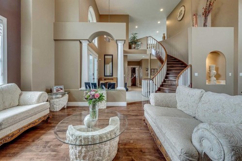 4300 Memorial Trail, Sylvan Lake, AB - Indoor Photo Showing Living Room