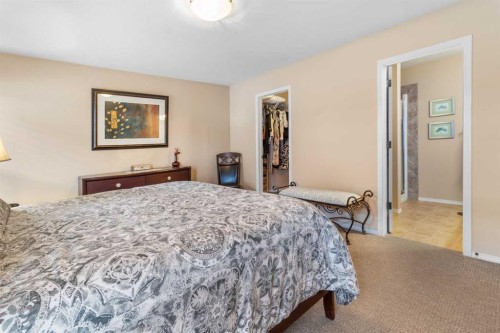 22 Morton Close, Penhold, AB - Indoor Photo Showing Bedroom