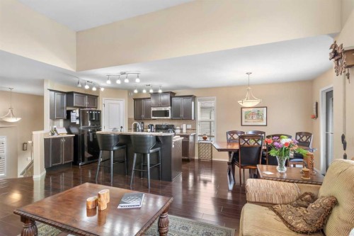 22 Morton Close, Penhold, AB - Indoor Photo Showing Living Room