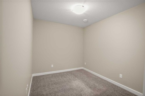 206-148 Vanier Drive, Red Deer, AB - Indoor Photo Showing Other Room