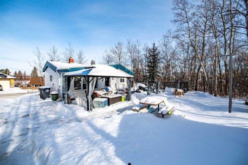 5111 47 Avenue, Sylvan Lake, AB - Outdoor