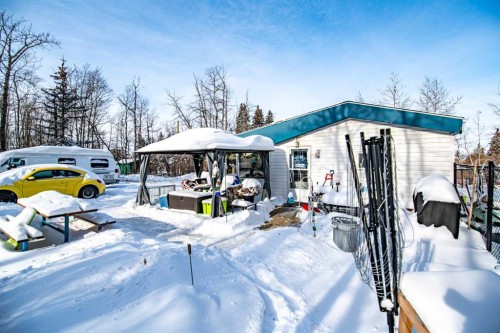 5111 47 Avenue, Sylvan Lake, AB - Outdoor