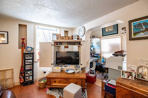 5111 47 Avenue, Sylvan Lake, AB - Indoor