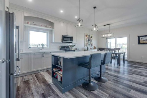 36 Thorkman Avenue, Red Deer, AB - Indoor Photo Showing Kitchen With Upgraded Kitchen