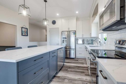 36 Thorkman Avenue, Red Deer, AB - Indoor Photo Showing Kitchen With Upgraded Kitchen