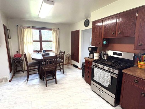 4812 47 Avenue, Forestburg, AB 