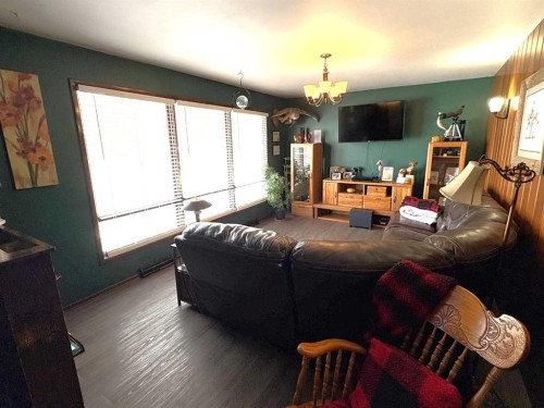 4812 47 Avenue, Forestburg, AB 