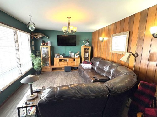 4812 47 Avenue, Forestburg, AB 