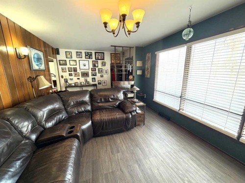 4812 47 Avenue, Forestburg, AB 