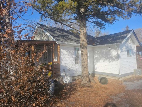 4550 46 Avenue, Lacombe, AB 