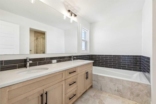 571 Buffaloberry Manor Se, Calgary, AB - Indoor Photo Showing Bathroom