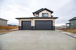 14 Vista Close  Blackfalds, AB T4M 0L3