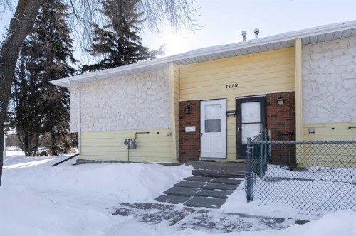 #4-4118 60 Street, Camrose, AB - Outdoor