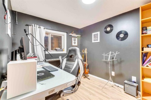 20 Mobile Drive, Three Hills, AB 