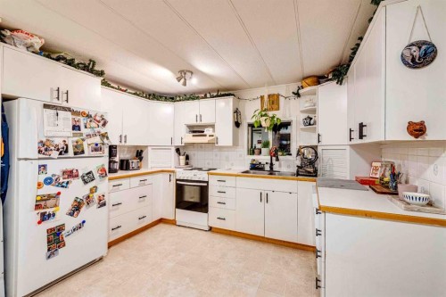 20 Mobile Drive, Three Hills, AB 