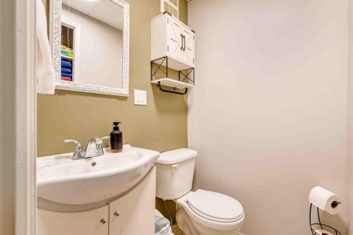 20 Mobile Drive, Three Hills, AB 