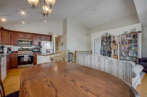 224 Iverson Close, Red Deer, AB - Indoor Photo Showing Kitchen